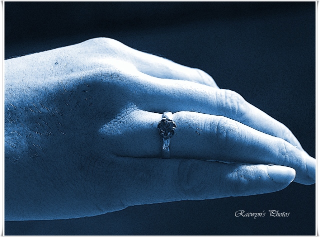 sapphire ring (640x473)